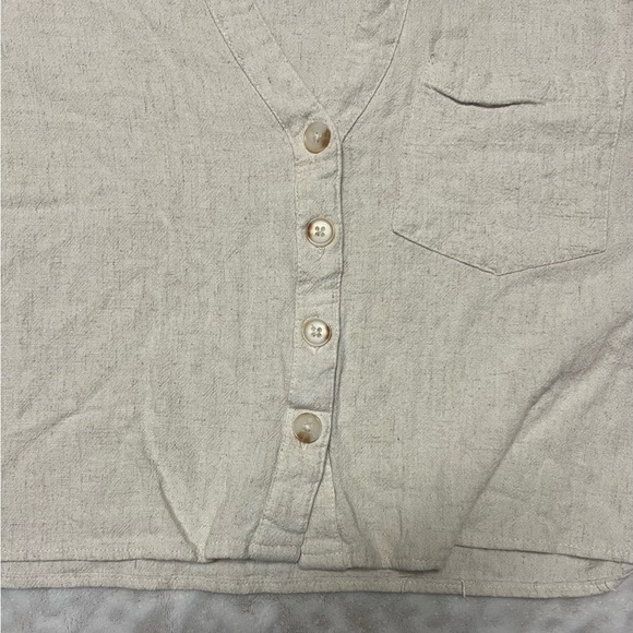 Love Notes Cropped Linen Top - Picture 3 of 6